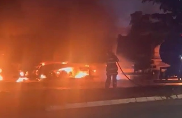 Bombeiros agiram rápido e conseguiram controlar as chamas